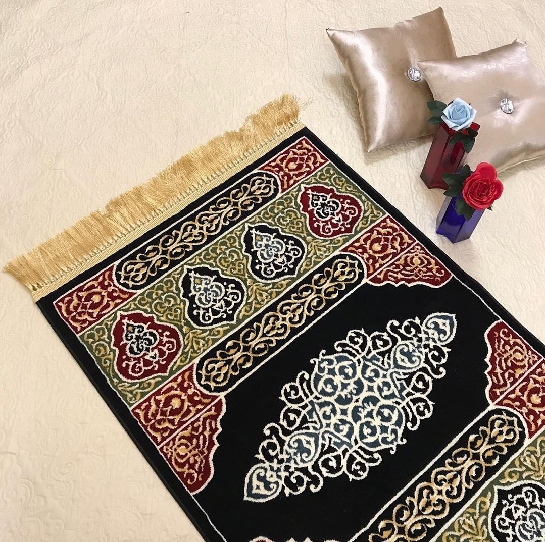 سجادة صلاة بزخارف اسلامية رائعة - متجر برق