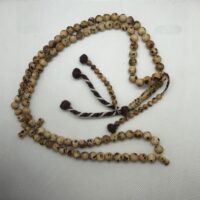سبحة خشب الصليبة المميز والنادر